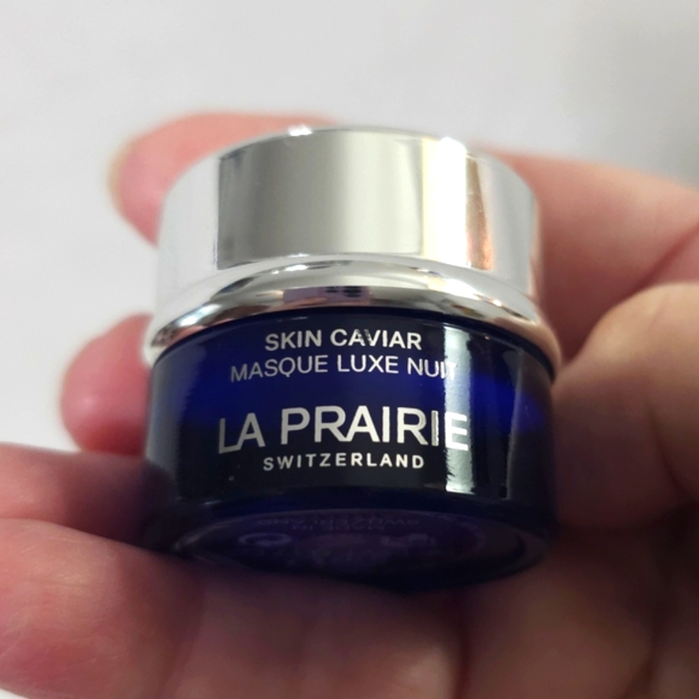 La Prairie Blue and Silver Caviar Sleep Mask